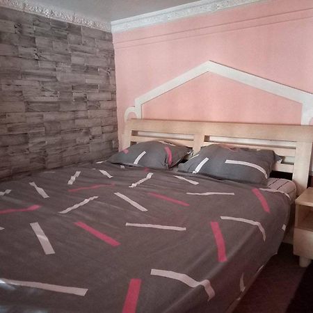 Площа Старий Ринок З Балконом Apartment ลวีฟ ภายนอก รูปภาพ